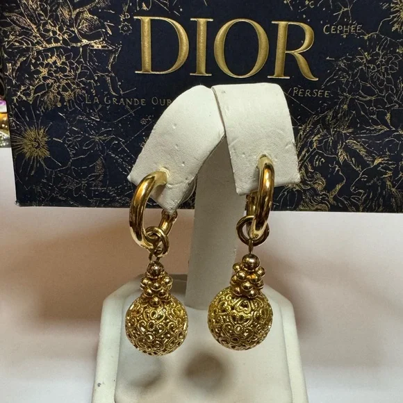 RARE DIOR Gold Victorian Etruscan FilagreeDangle Drop Earrrings